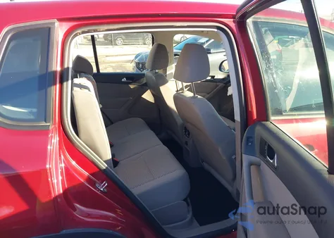 2011 Volkswagen Tiguan S z USA, uszkodzony, nr VIN WVGAV7AX7BW000437